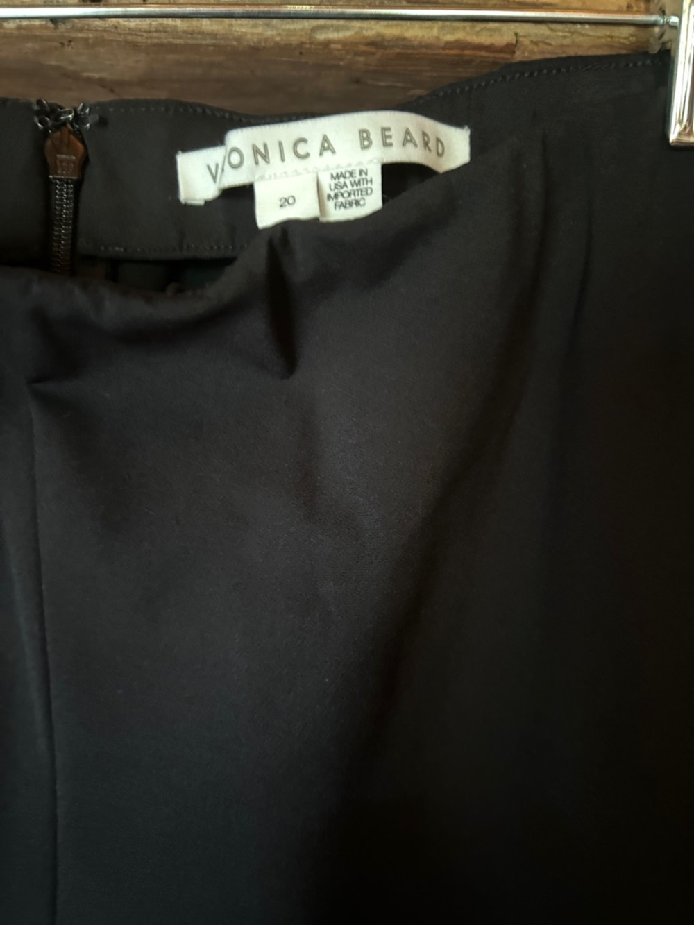 Veronica Beard scuba pull on trouser with back zip